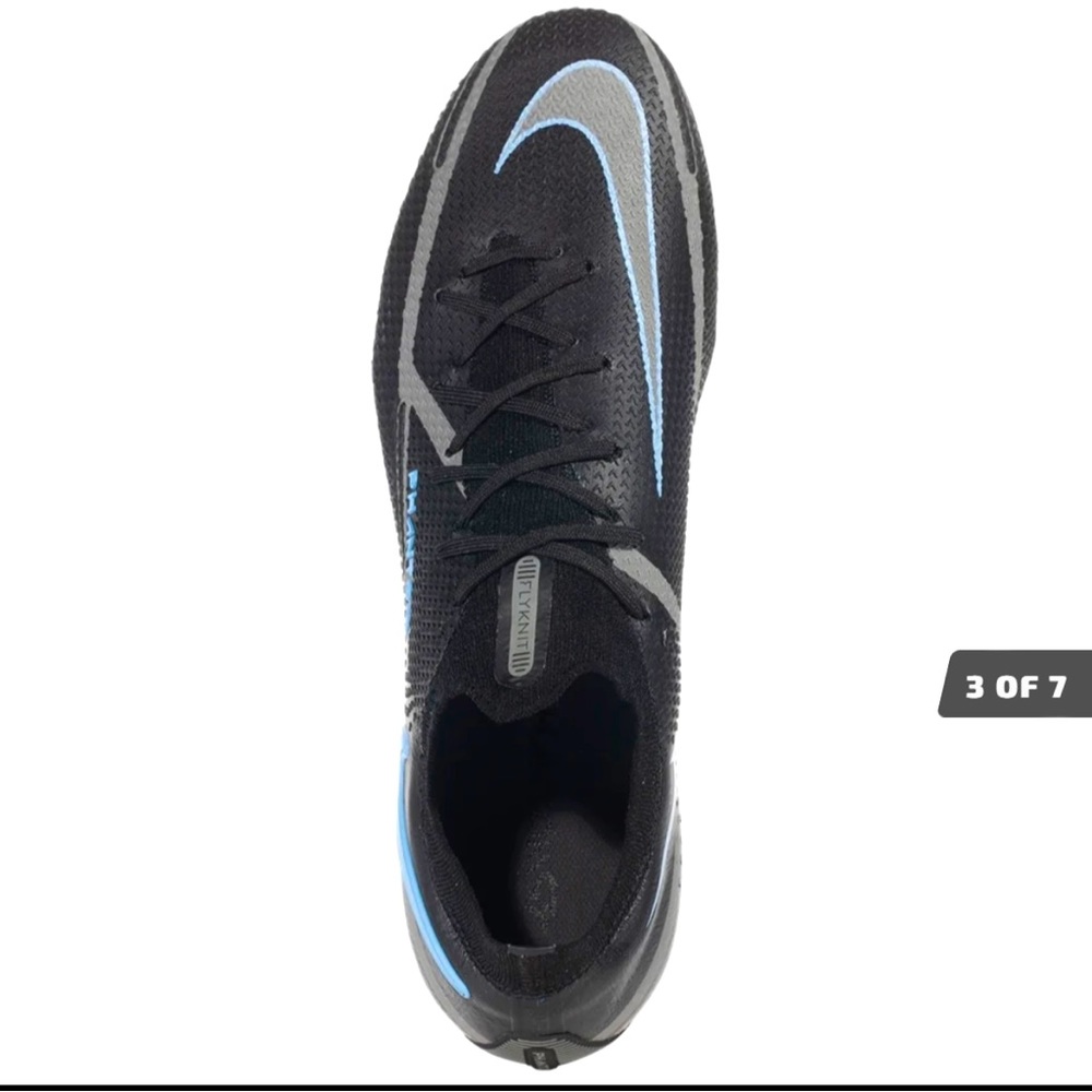 Mens Phantom soccer cleats size 10.5